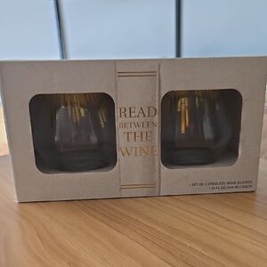 "What A novel idea" Set Of 2 Stemless Wine Glasses. Book Club Lovers